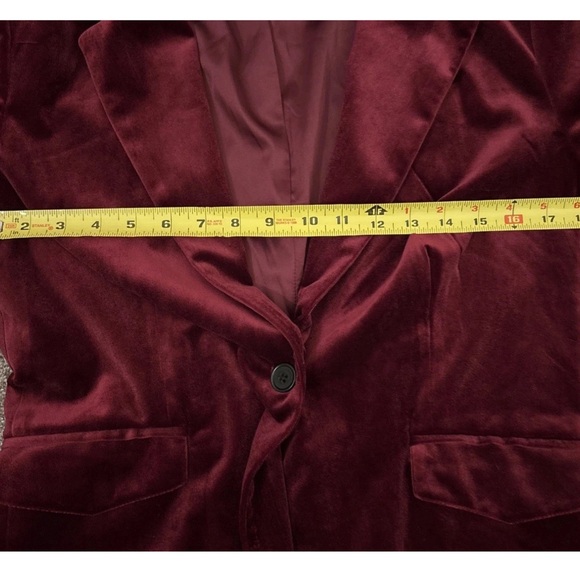 Blank NYC Women’s Rich Burgundy Velvet Blazer One Button Lined Jacket - Picture 8 of 9